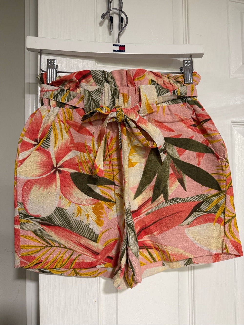 Pink Tropical Tie-Waist Women’s Shorts